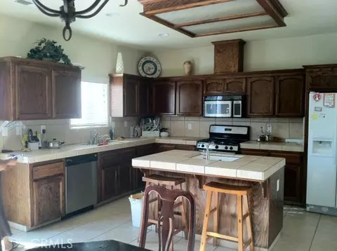 1532 Taylor Ln, Madera, CA 93637 photo 2