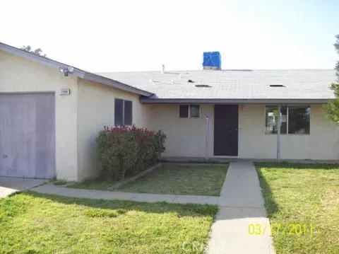 1209 Clinton St, Madera, CA 93638 photo 1