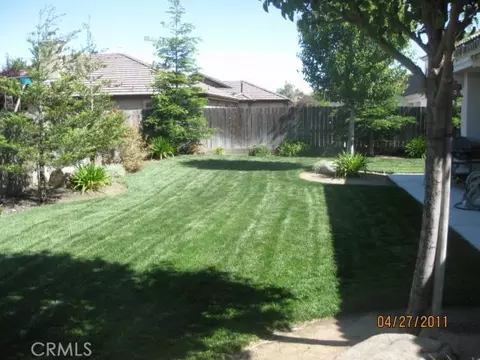 3057 Fairfield Way, Madera, CA 93637 photo 2