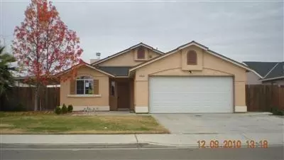 2812 Evergreen St, Selma, CA 93662 photo 1