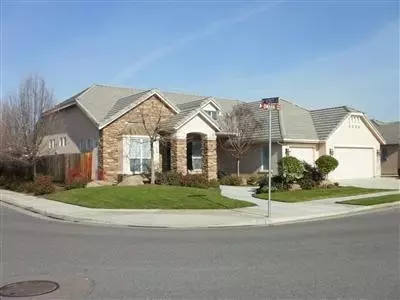 461 Omaha, Clovis, CA 93619 photo 1