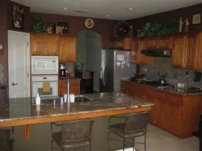 1730 N Mckelvy, Clovis, CA 93619 photo 2