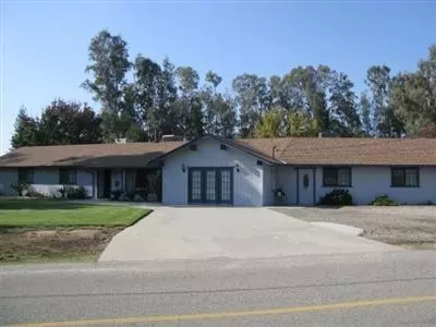 11870 Trieste Dr, Madera, CA 93636 photo 1
