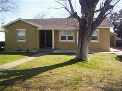 925 Bloker St, Madera, CA 93638 photo 1