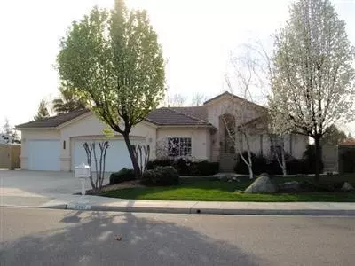 2362 Mckelvy Ave, Clovis, CA 93611 photo 1