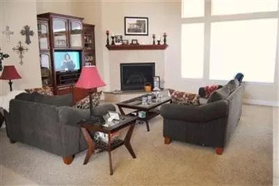 986 Lorene Ave, Fowler, CA 93625 photo 2