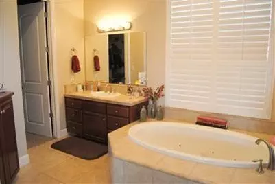 986 Lorene Ave, Fowler, CA 93625 photo 6