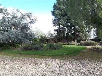 10201 Rolling Hills Dr, Madera, CA 93636 photo 1