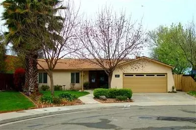 1373 Fairmont Ave, Clovis, CA 93612 photo 1