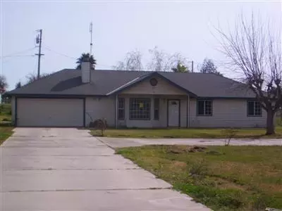 18589 Ridgedale Dr, Madera, CA 93638 photo 1