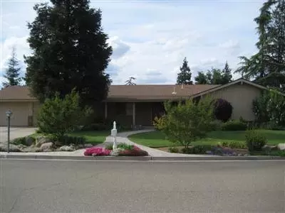 8317 E Sanders Ct, Fresno, CA 93737 photo 1