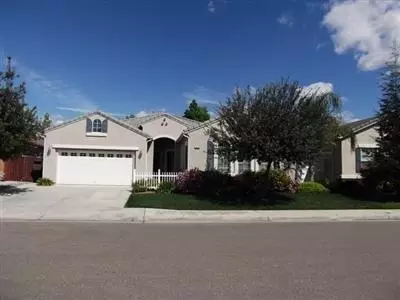 1843 N Carolina Ave, Clovis, CA 93619 photo 2