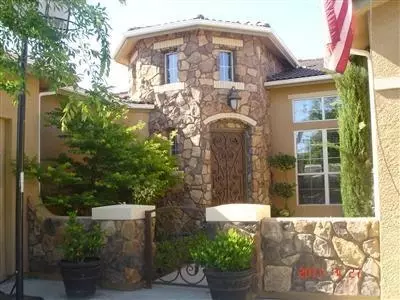511 Omaha Ave, Clovis, CA 93619 photo 3
