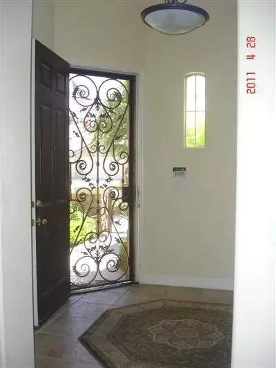 511 Omaha Ave, Clovis, CA 93619 photo 4