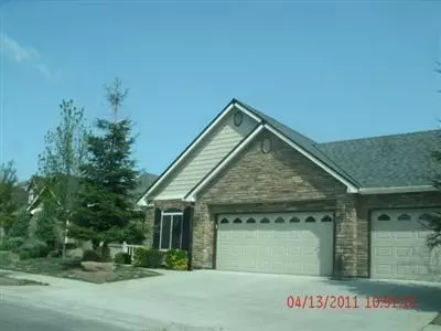 187 Everglade Ave, Clovis, CA 93619 photo 2