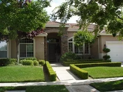 364 Goshen Ave, Clovis, CA 93611 photo 2