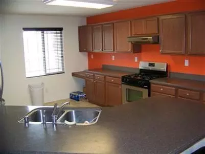 4512 Edna Ave, Fresno, CA 93725 photo 8