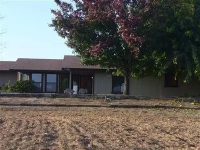 17450 Brook Dr, Madera, CA 93638 photo 1