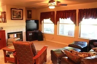 3255 Megan Ave, Clovis, CA 93611 photo 4