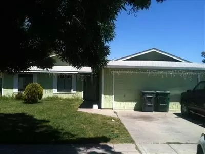 1121 Owens St, Madera, CA 93638 photo 1