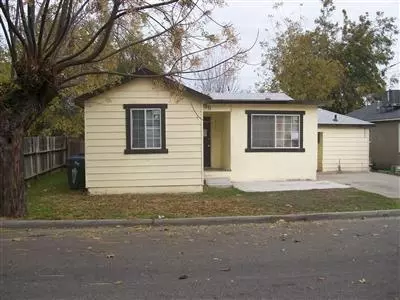 311 Magnolia St, Madera, CA 93638 photo 1