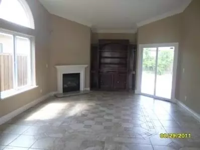 1301 Florence Ave, Dinuba, CA 93618 photo 3