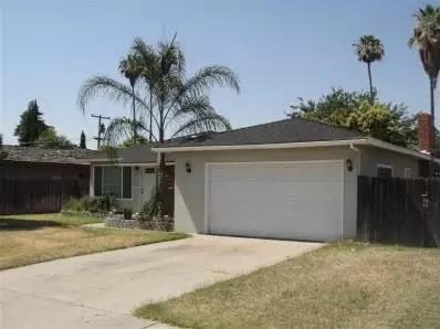 457 W Scott, Clovis, CA 93612 photo 1