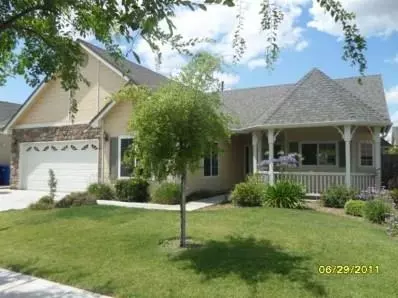260 E Gibson Ave, Reedley, CA 93654 photo 1