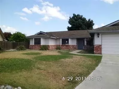 721 Kevin Ct, Lemoore, CA 93245 photo 1