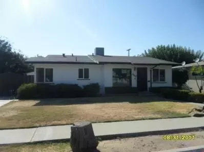 685 N Cedar Ln, Dinuba, CA 93618 photo 1