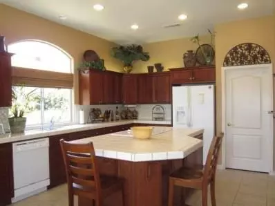 634 W Richmond Ave, Clovis, CA 93619 photo 3