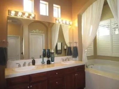 634 W Richmond Ave, Clovis, CA 93619 photo 10