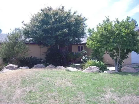 1582 Lincoln Ave, Clovis, CA 93611 photo 1