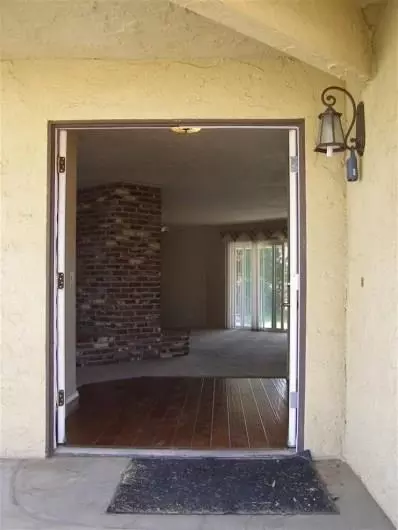 6459 Amber Ave, Clovis, CA 93619 photo 2
