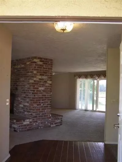 6459 Amber Ave, Clovis, CA 93619 photo 3