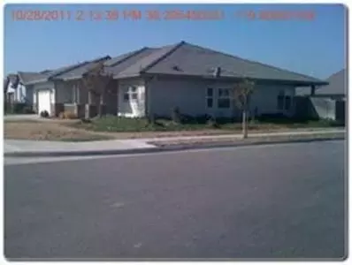 1320 Atlantic Ave, Lemoore, CA 93245 photo 2