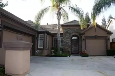 10493 E Lylewood Way, Clovis, CA 93619 photo 1