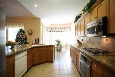 981 N Orangewood Ave, Clovis, CA 93611 photo 6