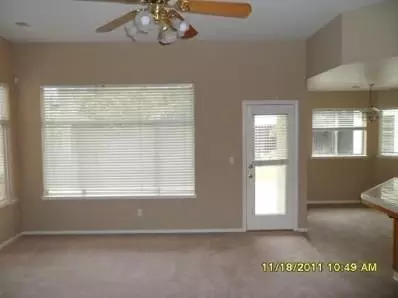 462 Amber Ave, Clovis, CA 93611 photo 3