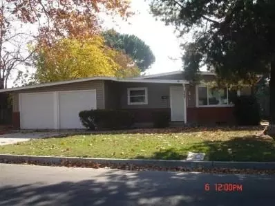 1924 W 3rd St, Madera, CA 93637 photo 1