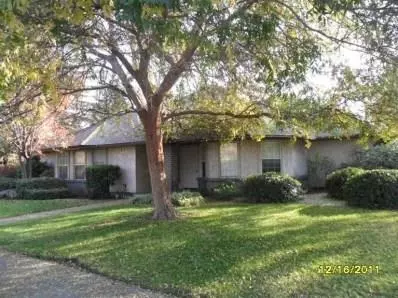 188 W Paul Ave, Clovis, CA 93612 photo 2