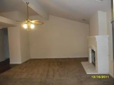 188 W Paul Ave, Clovis, CA 93612 photo 3
