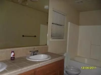 144 S Granada Dr, Madera, CA 93637 photo 6