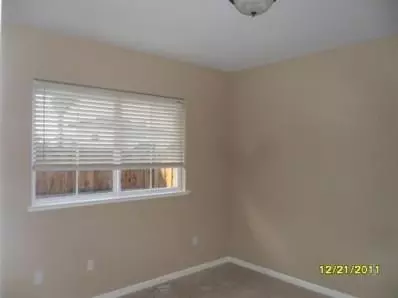 144 S Granada Dr, Madera, CA 93637 photo 5