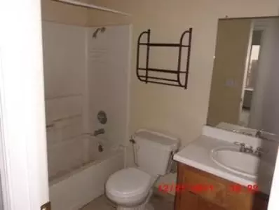 14577 W Chardonay Ave, Kerman, CA 93630 photo 2