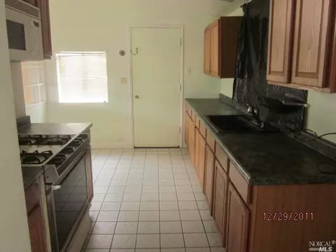 124 Spencer St, Vallejo, CA 94589 photo 2
