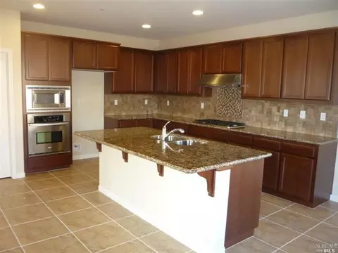1012 Yarkon Ct, Fairfield, CA 94533 photo 2