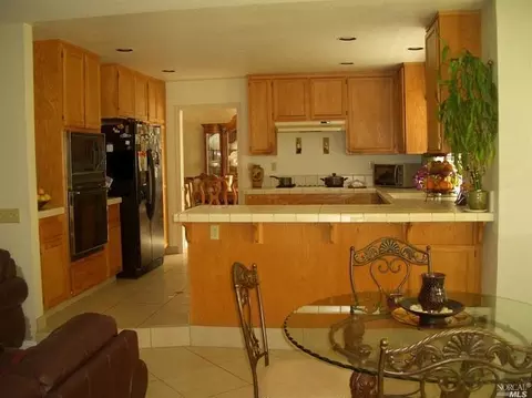 739 Miramar St, Windsor, CA 95492 photo 2