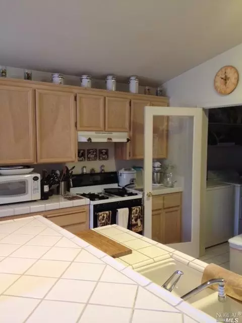 1020 Heritage Ct, Dixon, CA 95620 photo 3