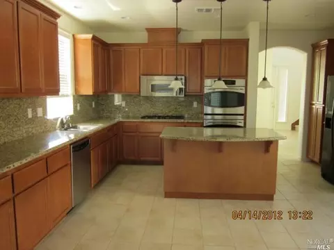 6634 Solitude Ct, Vallejo, CA 94591 photo 2